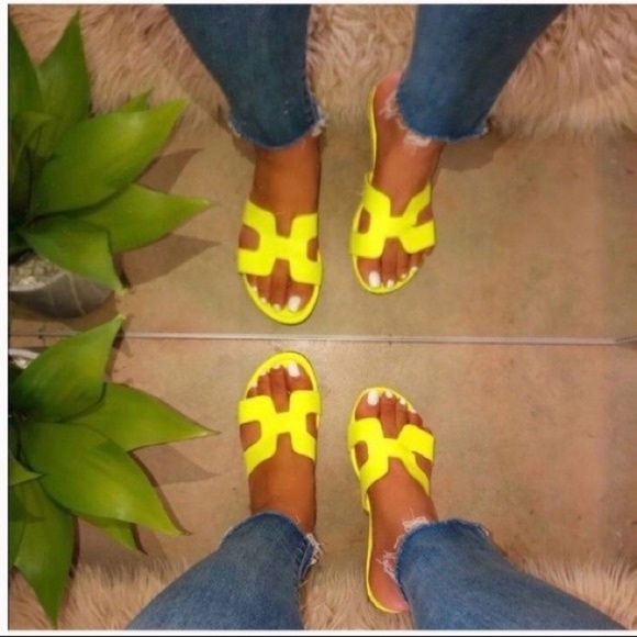 Shoes - Neon Yellow H-Slides